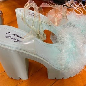 Teal fuzzy platform heals